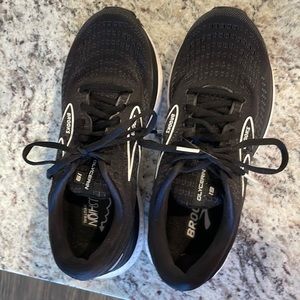 Brooks  women’s cushion neutral size 10 wide. Black and white. Worn one time.